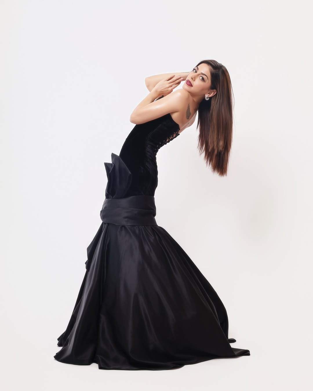 Alaya F - Velours Sauvage Bow Gown