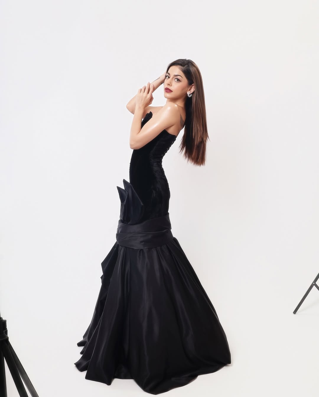 Alaya F - Velours Sauvage Bow Gown