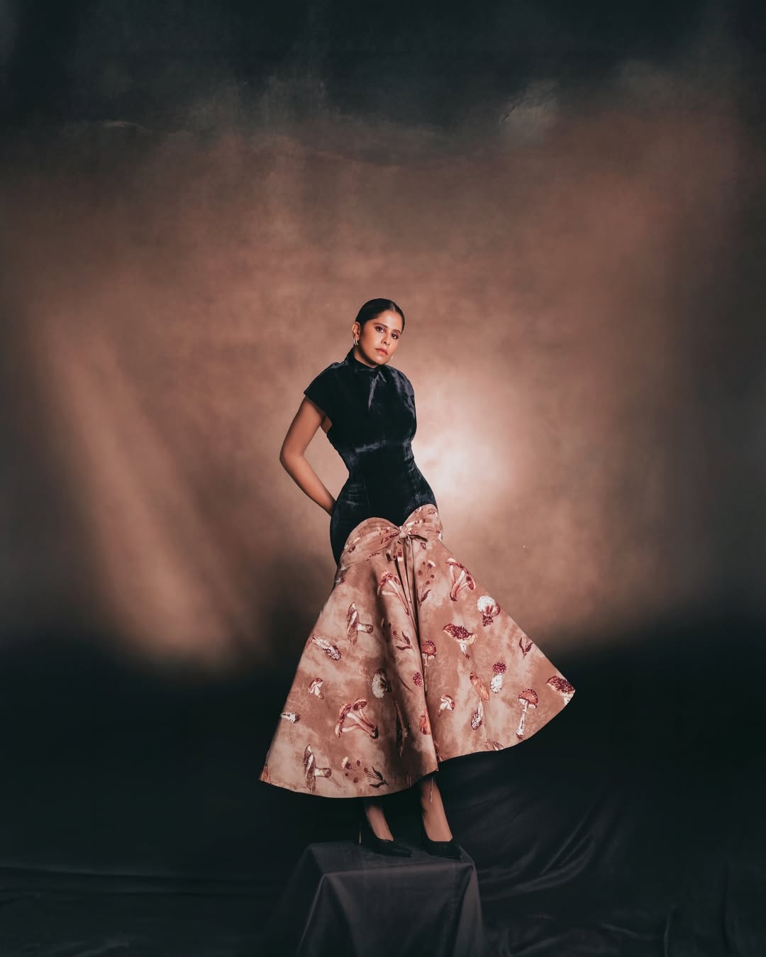 Sai Tamhankar - Champignon Contrast Midi Dress